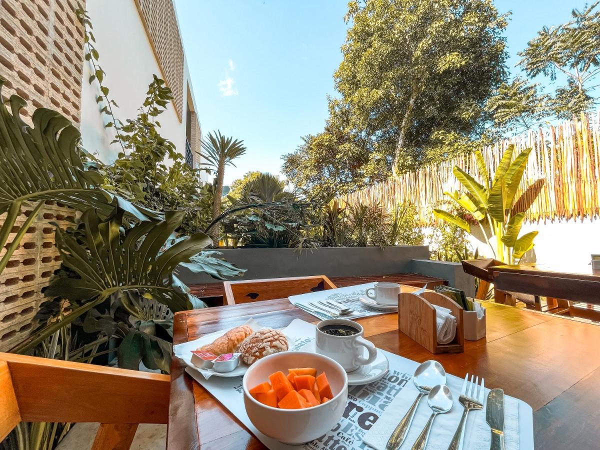Hotel Kookay Valladolid วัลลาโดลิด ภายนอก รูปภาพ