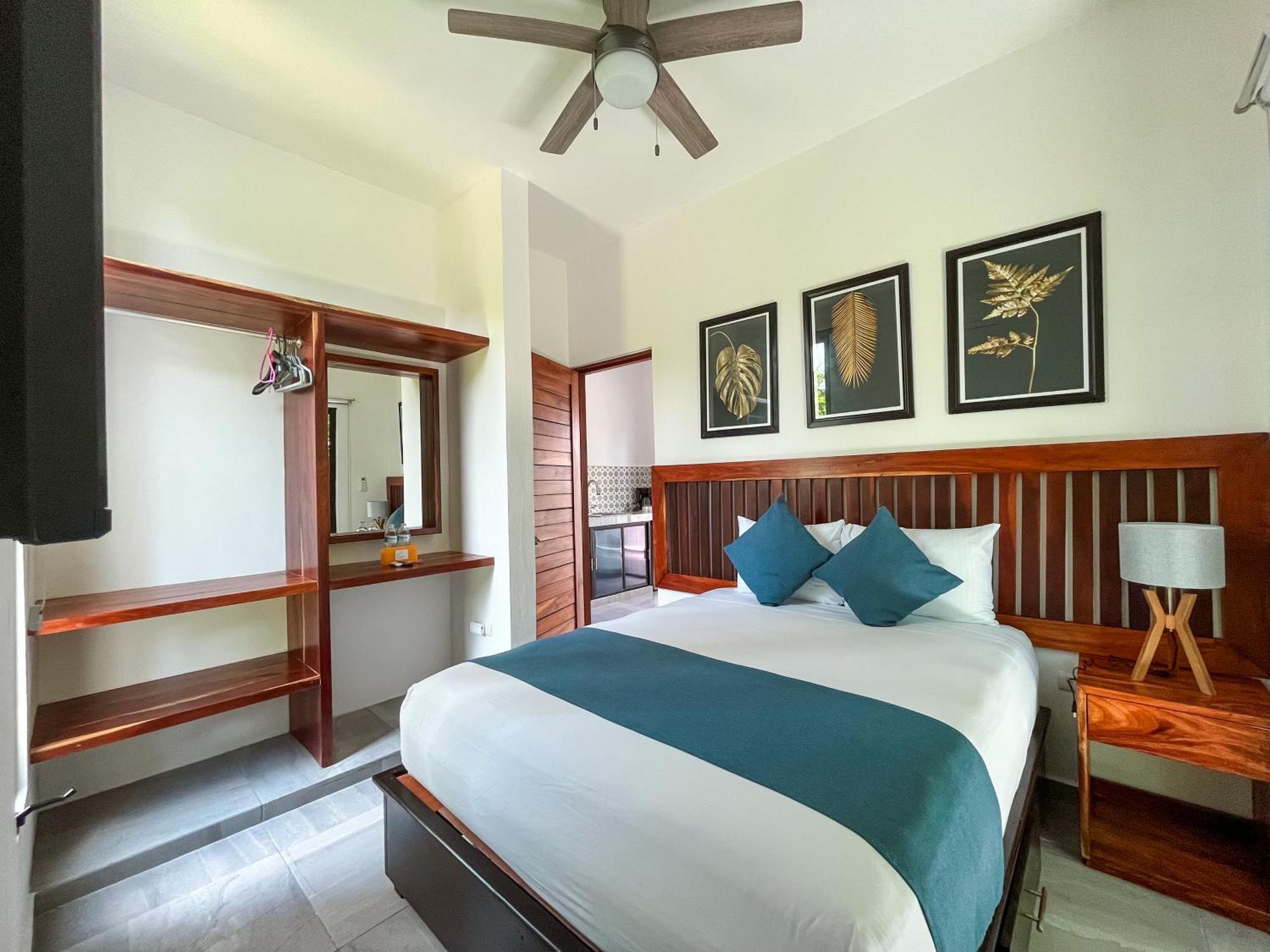 Hotel Kookay Valladolid วัลลาโดลิด ภายนอก รูปภาพ